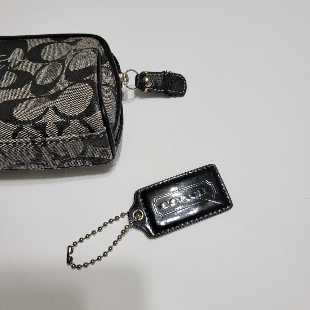 Coach 1941 Saffiano Leather Wristlet or Cosmetic Makeup Black and White Bag - Picture 5 of 9